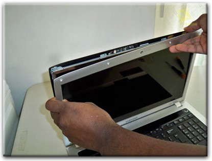 Замена экрана ноутбука Samsung в Нахабино
